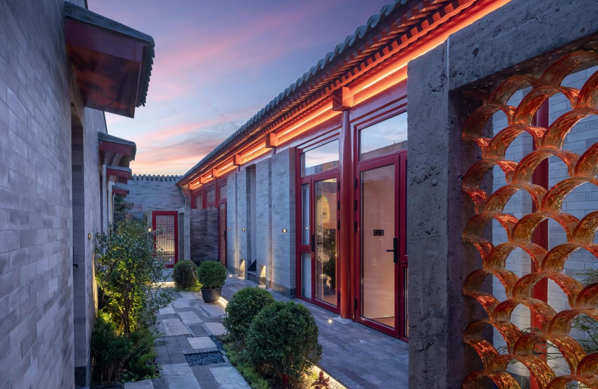 Happy Dragon Courtyard- Newly Renovated With French Windows, Near Tian'Anmen Forbidden City,Lama Temple And Heaven Temple, 3Minutes Walk From Subway,Fluent English Speaking With Tourist Sights Tickets Service ,Free Coffee &Laundry Service Beijing Exterior photo
